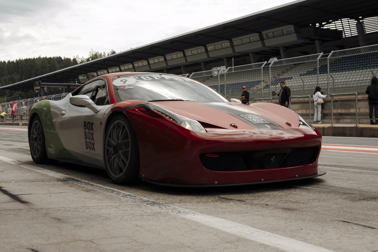 Ferrari 458 in der Boxengasse, Red Bull Ring 2026